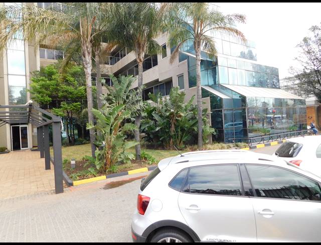 2,000M² OFFICE TO LET IN FERNDALE